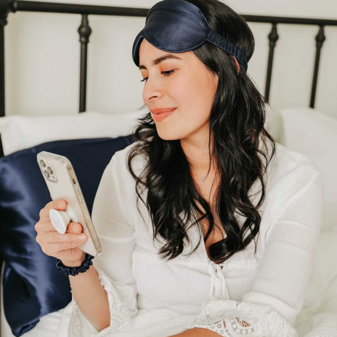PURE SOL. Silk Sleep Eye Mask - Ruby Red